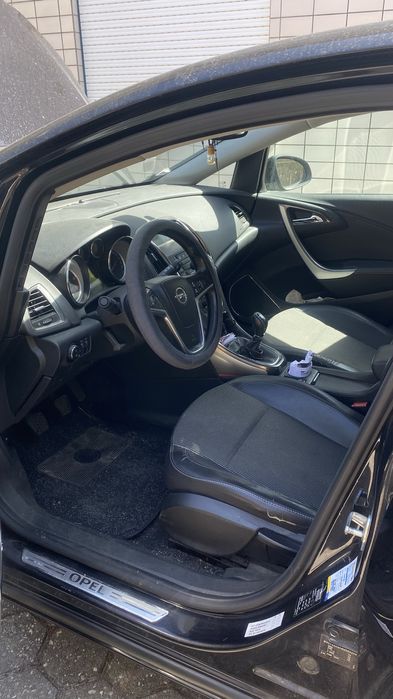 Opel astra -2011