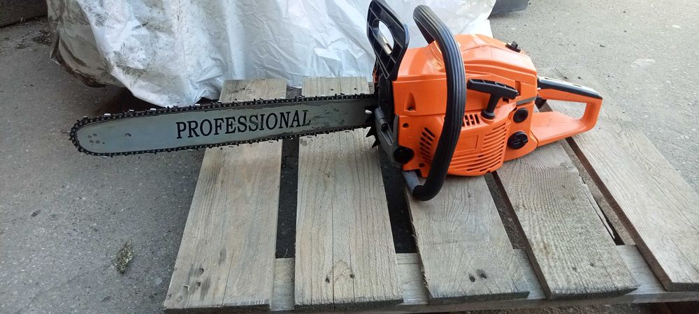 piła łańcuchowa spalinowa pilarka transport