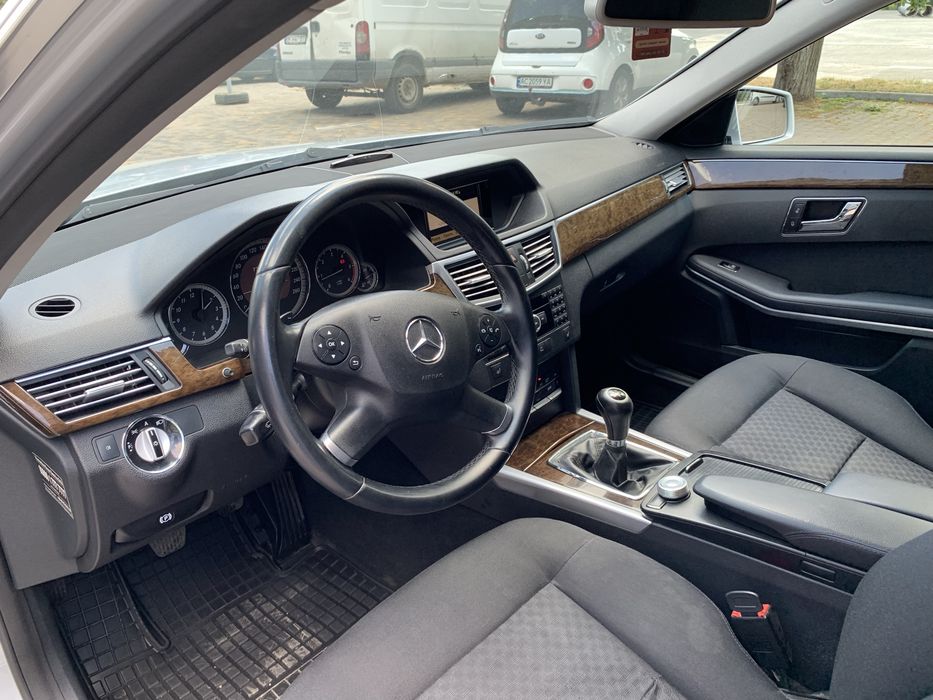 Продам Mercedes-Benz E 212