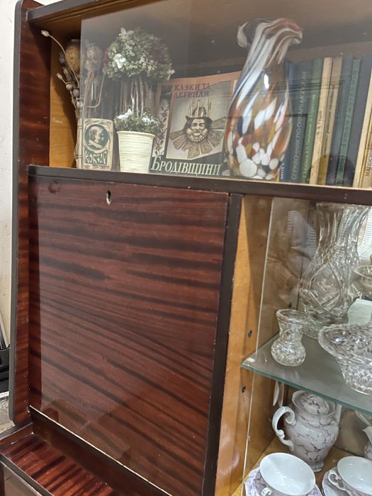 Креденс, сервант