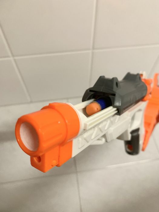 Nerf Sharpfire + 2 balas