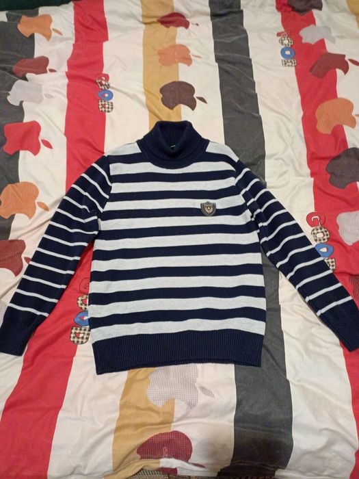 Продам свитер на мальчика