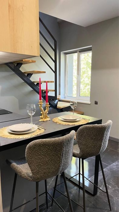 Апарт-готель  ,світло 24/7 ,генератор  ,власна парковка