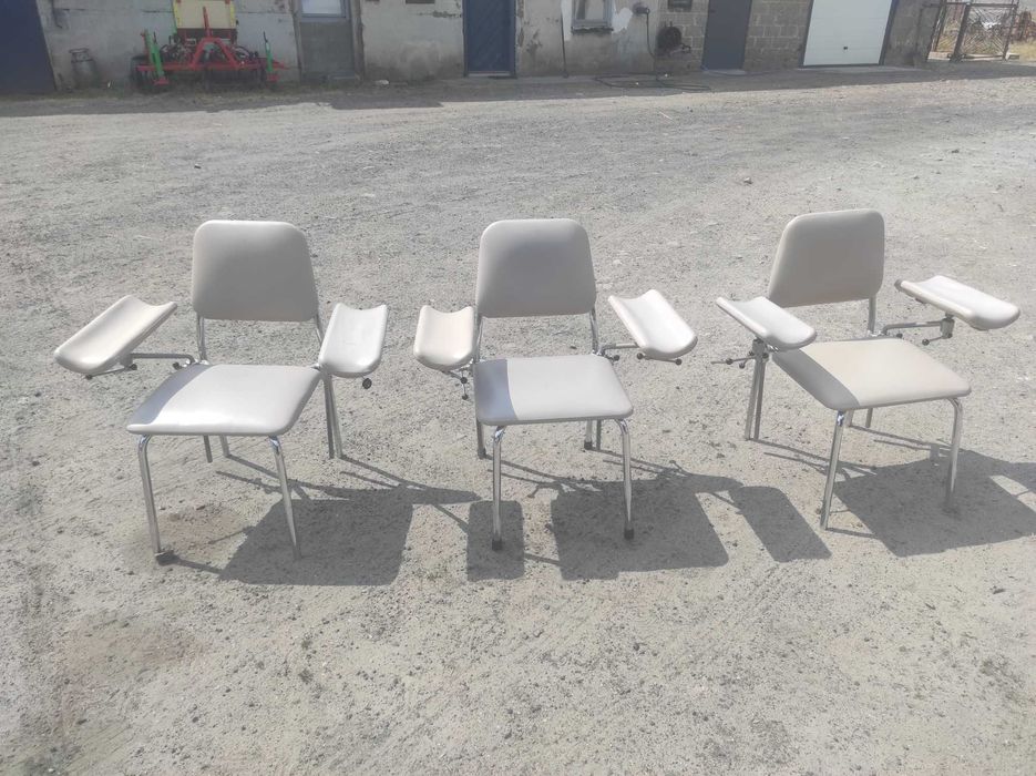 Krzesła fotele z podłokietnikami