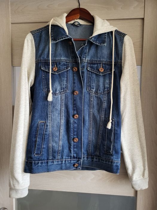 Джинсова куртка, вітровка. Розмір S.