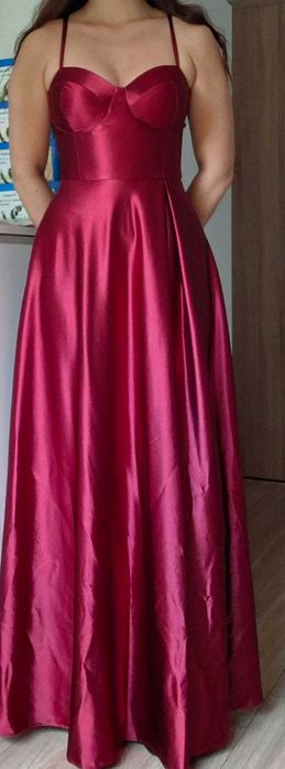 Czerwona sukienka maxi