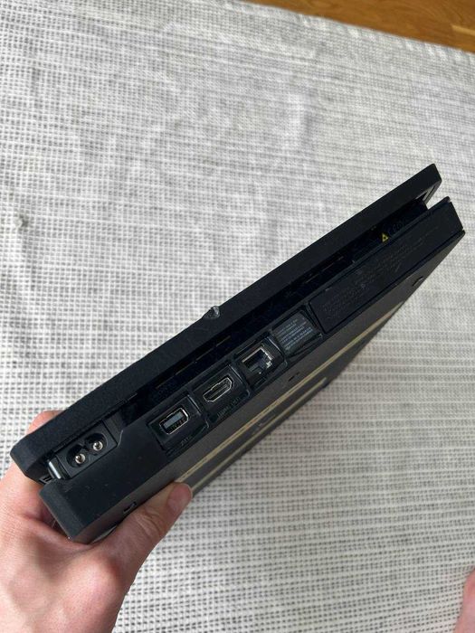 Sony Playstation 4, PS4 Slim Дефектна