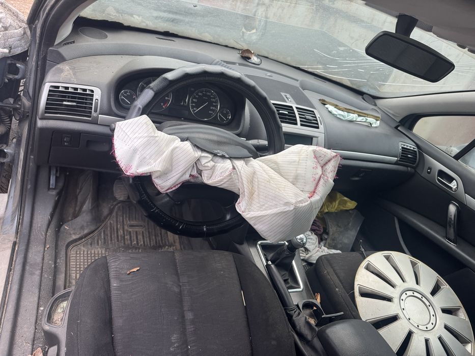 Продам удареный пежоэт