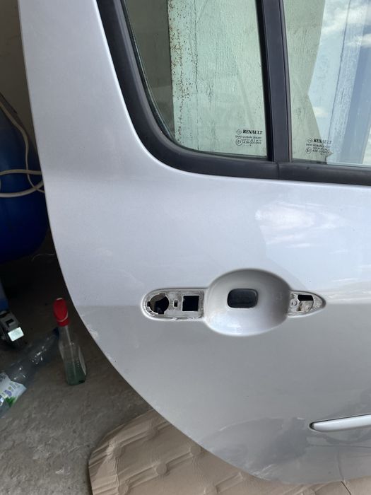 Задня права дверка Renault Clio 3 двері Рено Кліо хетчбек 2005-2012