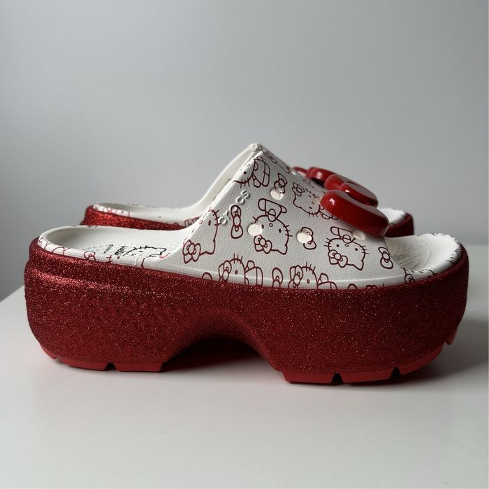 Klapki na platformie CROCS HELLO KITTY STOMP SLIDE 38-39 M6/W8