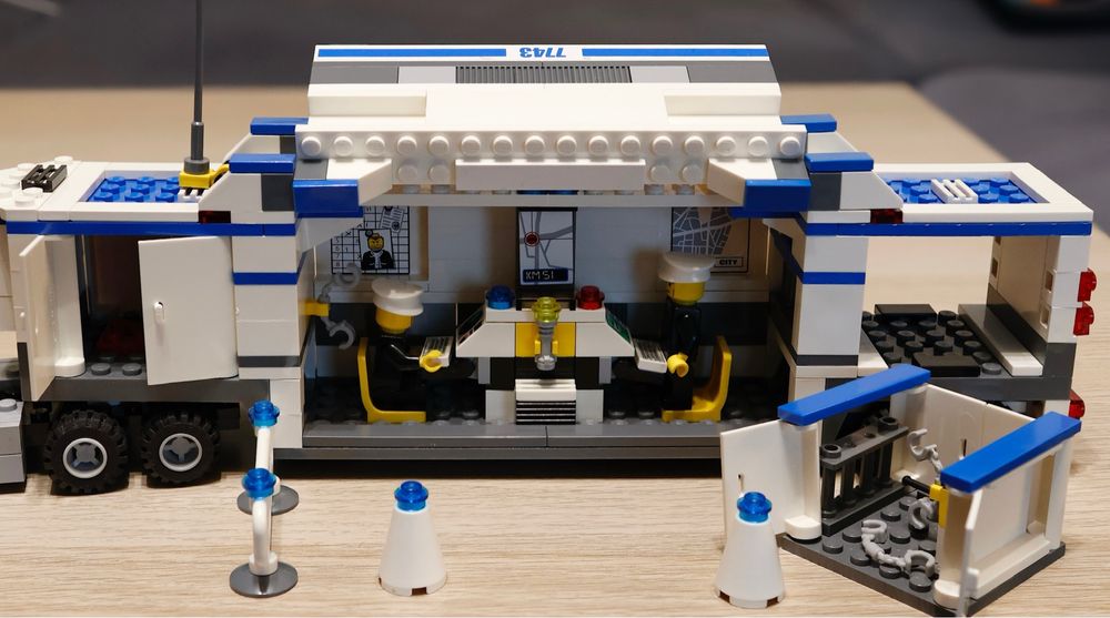 Lego City 7743 Tir policyjny.