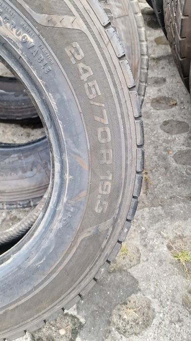 245/70r19.5 Uniroyal DH 40