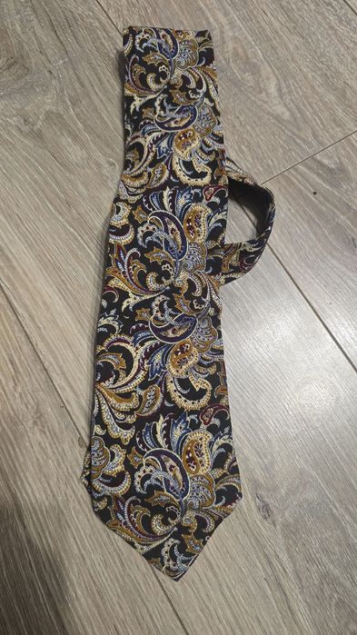 Продам оригінальні  галстуки Hugo Boss