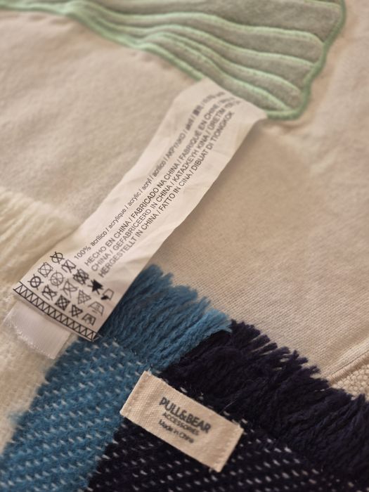 Écharpe  comprida  Pull&Bear.