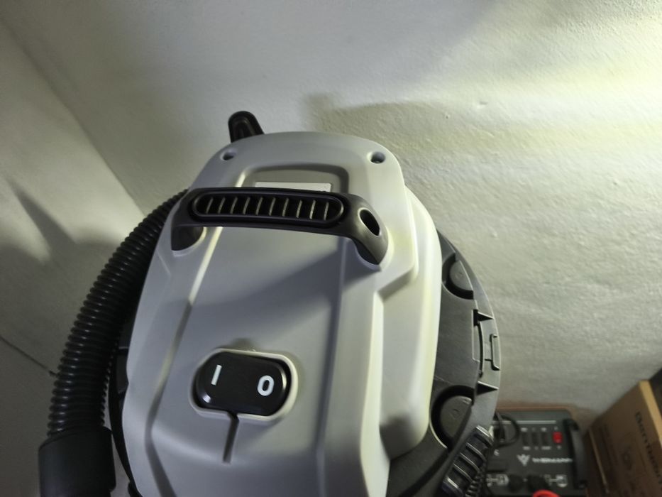 Aspirador industrial 30Litros com todos os acessórios BENTHEIMER