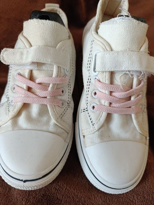 Продам обув на дівчинку