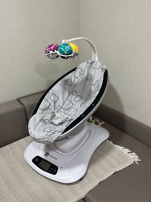 Заколисуючий центр 4moms mamaRoo 4.0