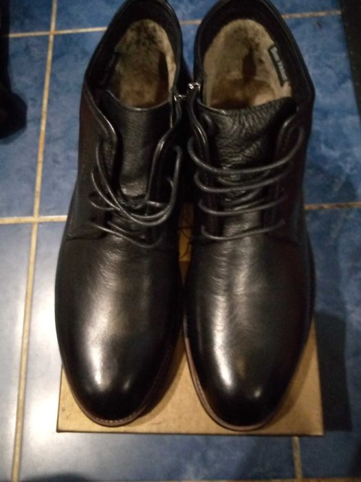 Продам кожаные зимние ботинки Boss Victori