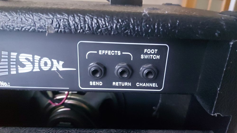 Продам комбік, комбоусилитель,комбопідсилювач , vision 30w з ефектами