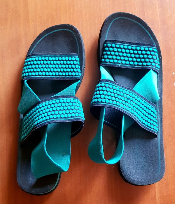 Продам женскую обувь