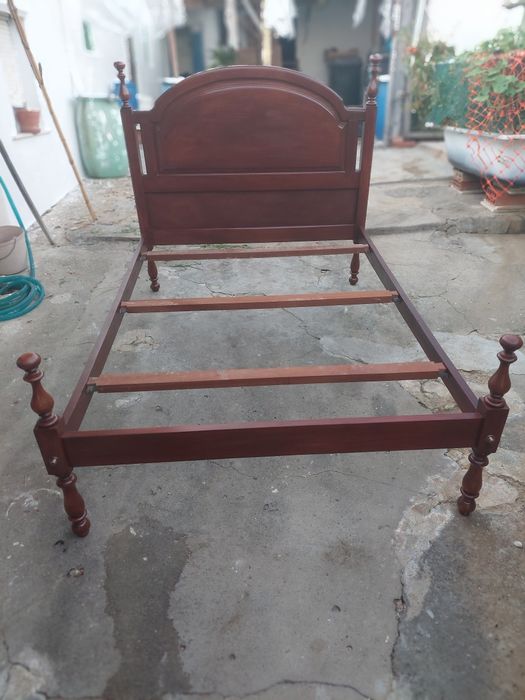 Cama de casal para colchão de 1,33x1,83