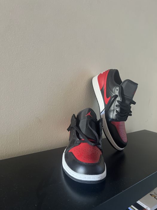 Air Jordan 1 Low "Bred" (Preto/Vermelho) - Tamanho [44,5] - NOVOS