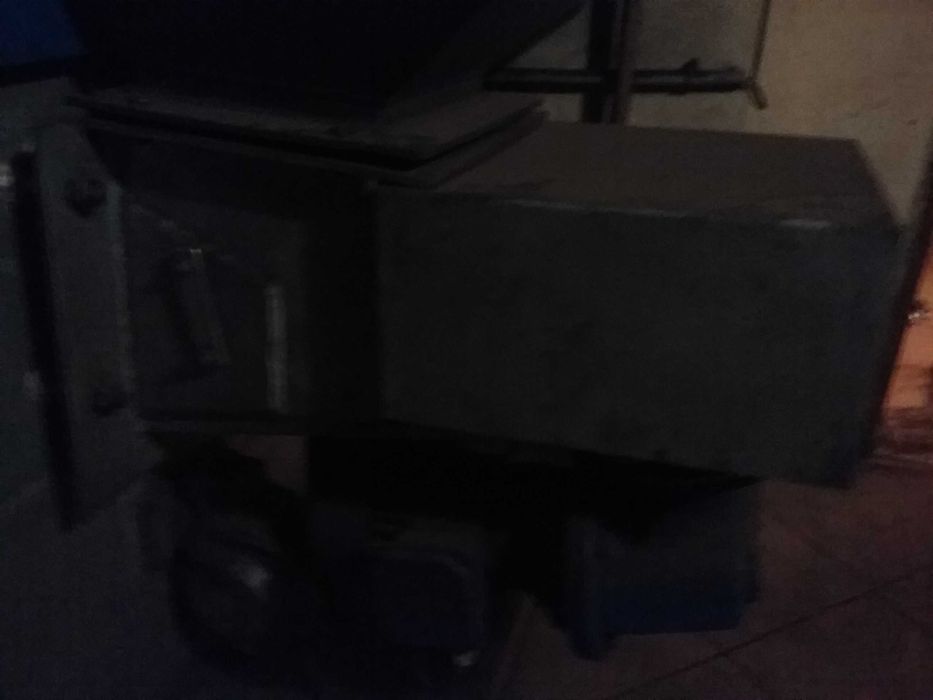 Wyposażenie do pieca na węgiel.