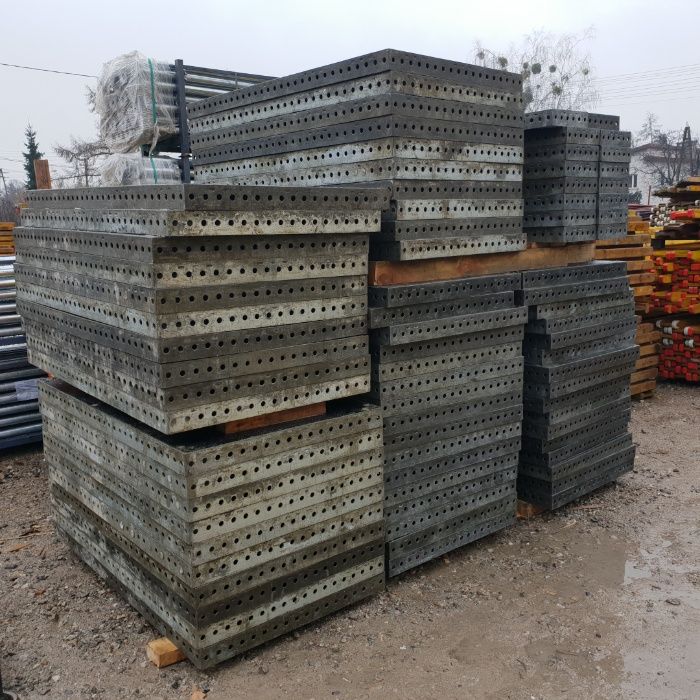 wynajem szalunków, sklejki szalunkowe, dźwigary H20, Peri, Doka