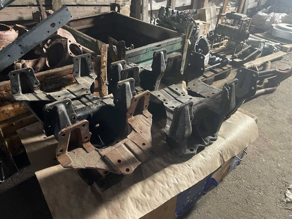 Продам Кронштейн крепления оси балансира (краб) Зил 131