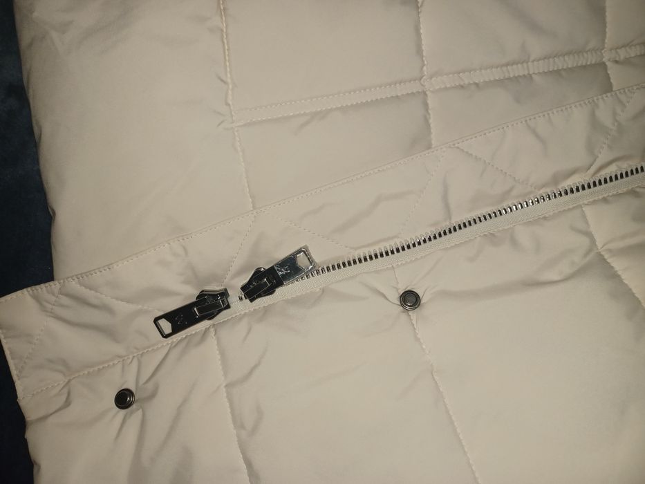 Parka acolchoada impermeável bege