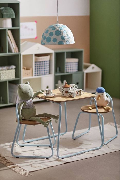 Дитячий столик і стільці h&m home