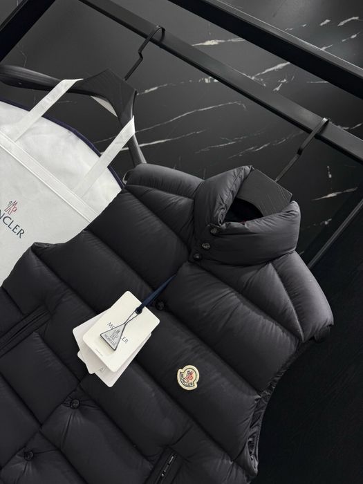 жилетка безрукавка Монклер Moncler мужская луи виттон  Louis Vuitton