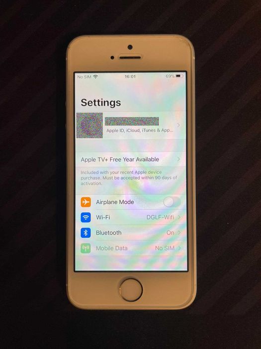iPhone SE 1st Generation 16 GB, Like New64750719347843121