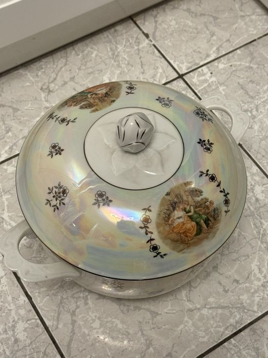 Вінтажна порцелянова супниця Мадонна виробництва ГДР/ НДР з сюжетом