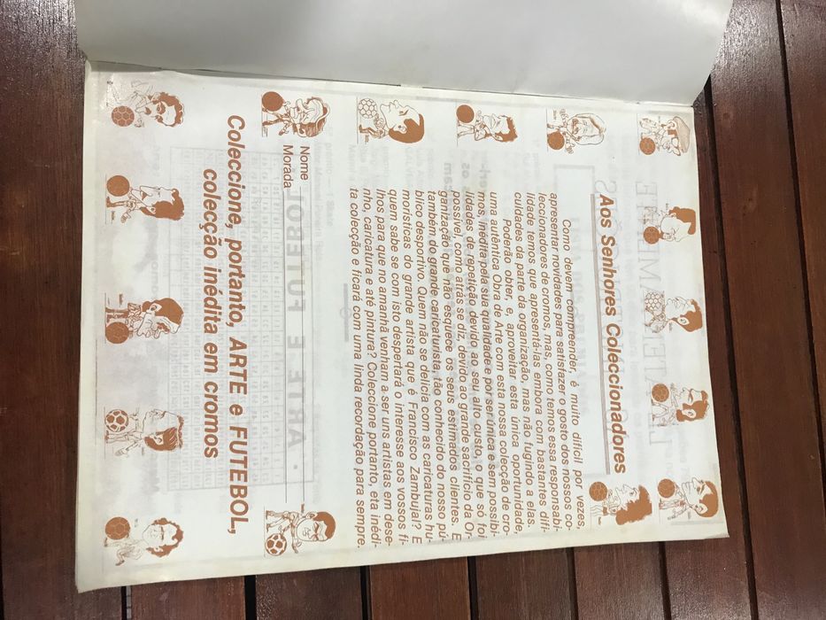 Vintage: Caderneta Arte e Futebol