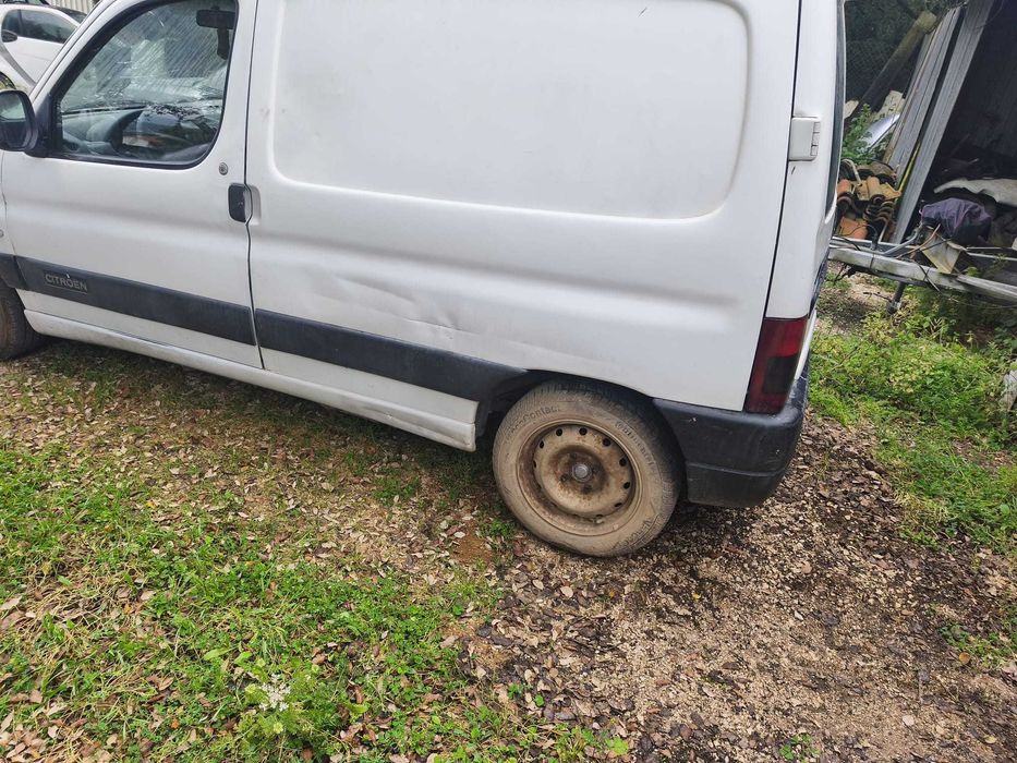 Carrinha sinistrada boa de motor