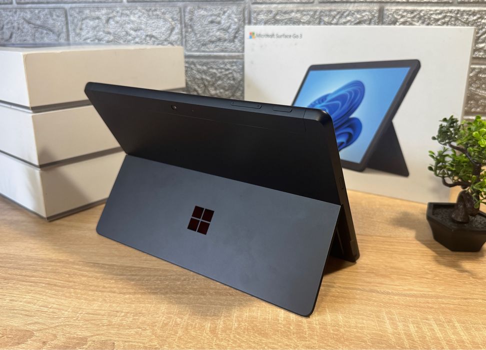 Surface GO3 8/128 gb