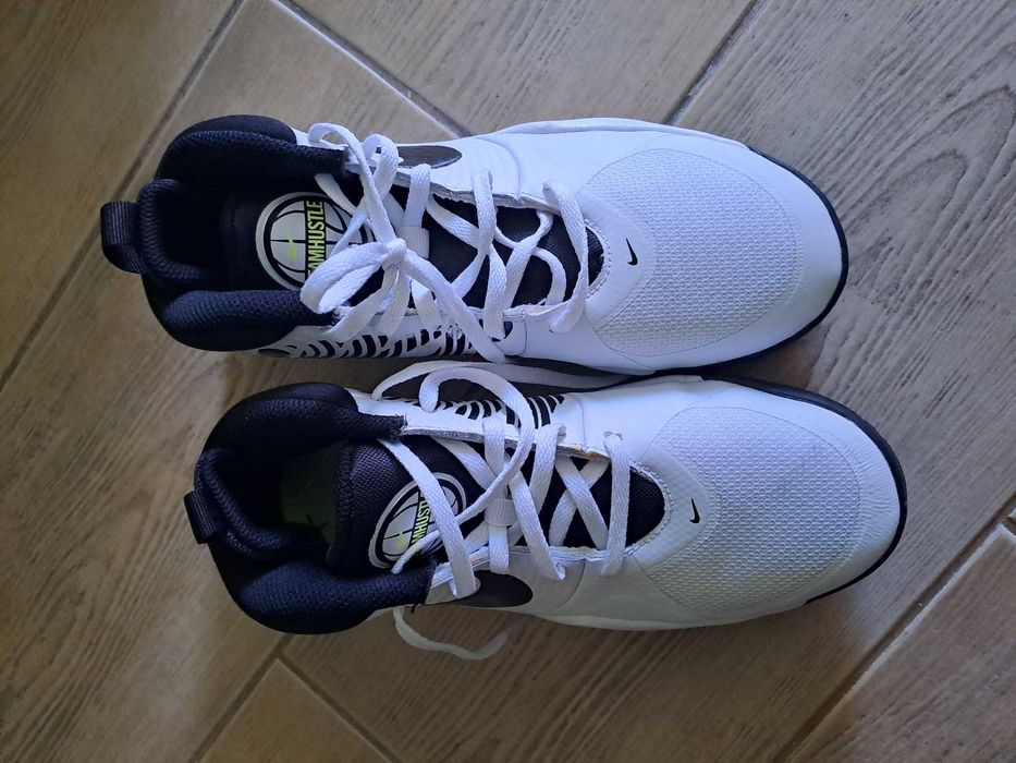 damskie tenisówki Nike