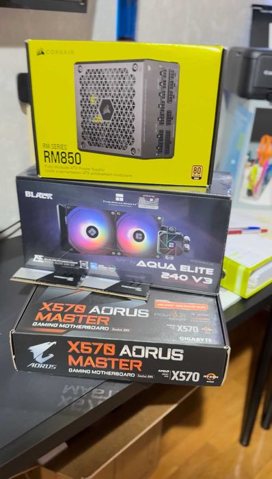 Setup completo com monitor/teclado/rato/haedset Ryzen 7 5700x Rtx 3080