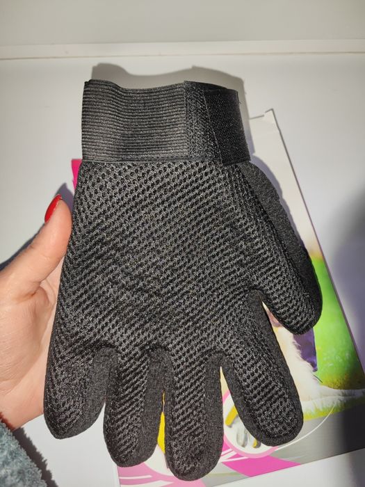 Рукавичка для кішок і собак