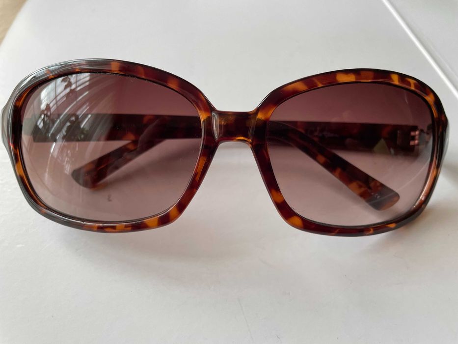 Окуляри жiночі сонцезахисні фірмові легке бу