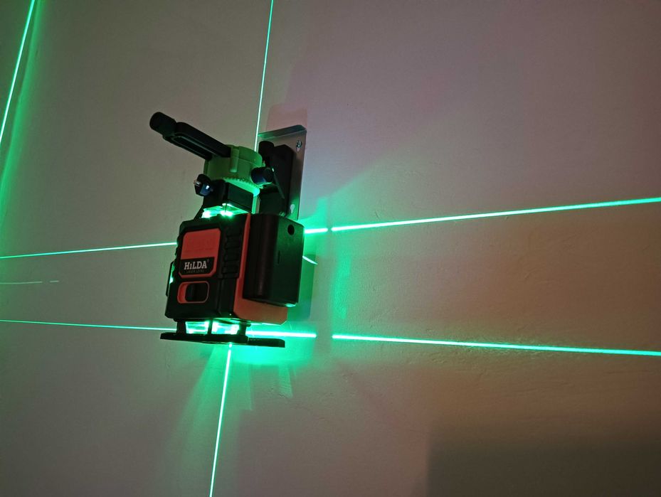 Poziomica laserowa HILDA 4D 16 linii 360 + 2x akumulator, walizka