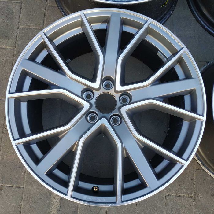 Диски R19 8.5J ET40 оригінал AUDI Sport Ауді A4 S4 B9 8W0