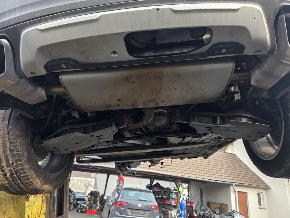 Wydech tłumik rura wydechowa pucha tył volvo xc40