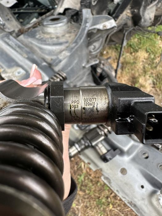 Насос форсунка Volkswagen Passat B6, Touran, Golf 5 2.0 ТDI, 125 кВт BMR, BMN