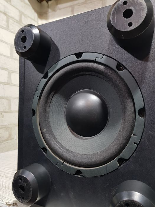 Активний сабвуфер JBL SUB200,  потужність 100 Вт, б/у з Німеччини