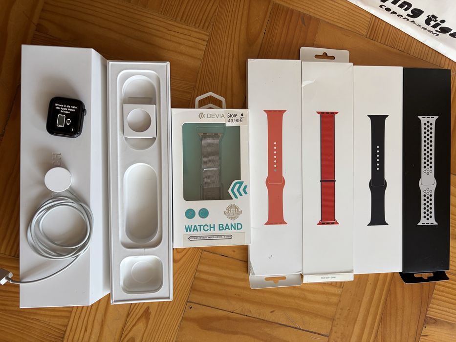 Apple watch 5  44 mm + 4 braceletes originais