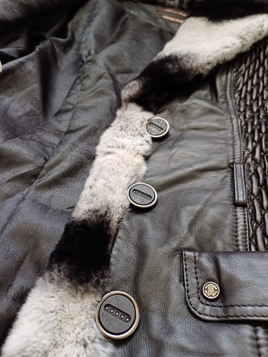 Roberto Cavalli skórzana kurtka ozdobiona futrem królika rozmiar M