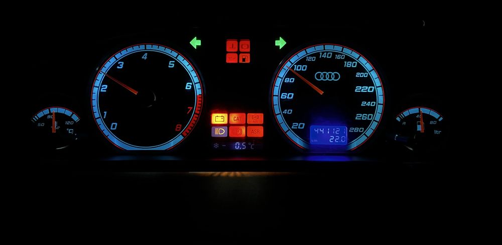 Панель Ауді 80/90/100/А3/А4B5/A6C5