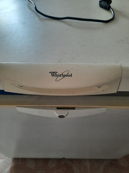 Arca congeladora Whirlpool com 215 Litros
